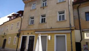 Na dražbi se je znašlo dupleks stanovanje v Stari Ljubljani